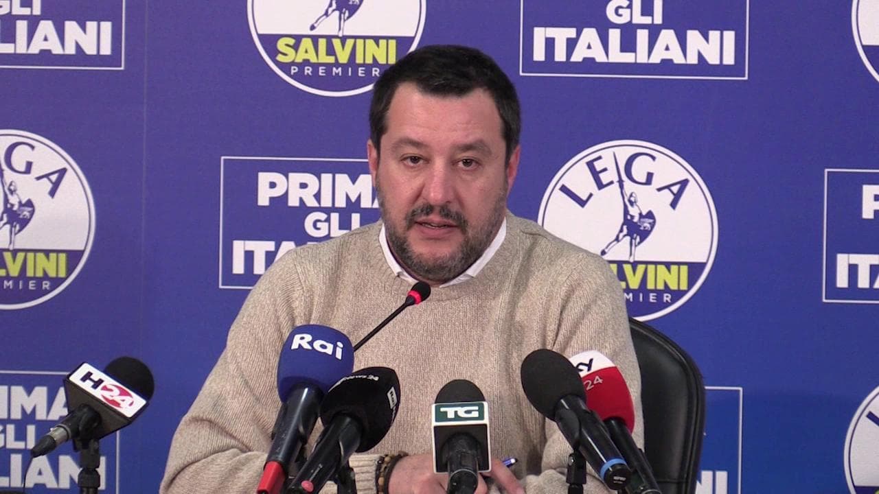 Coronavirus, Salvini : "Governo controlli arrivi via mare, via aereo e via terra"