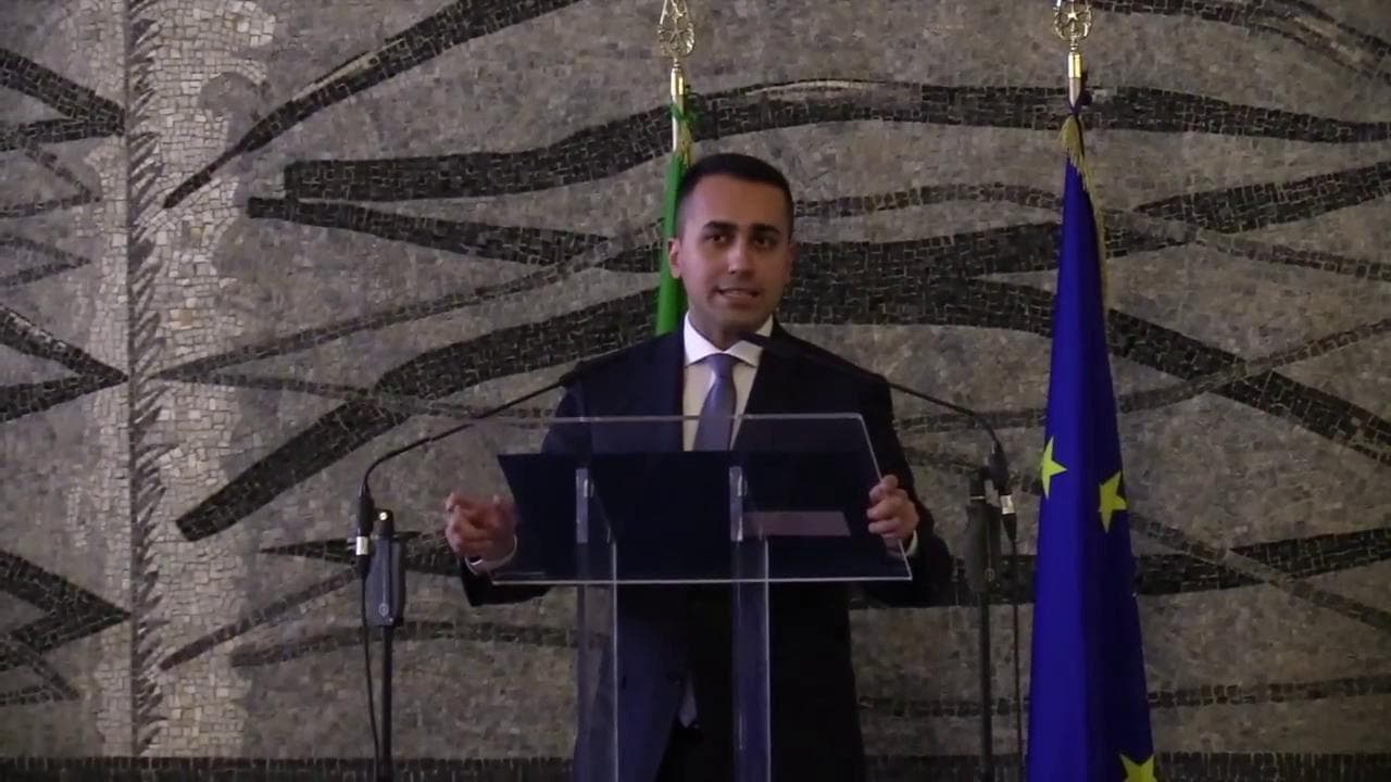 Coronavirus, Di Maio: "Nessun contagio fra gli italiani a Wuhan"