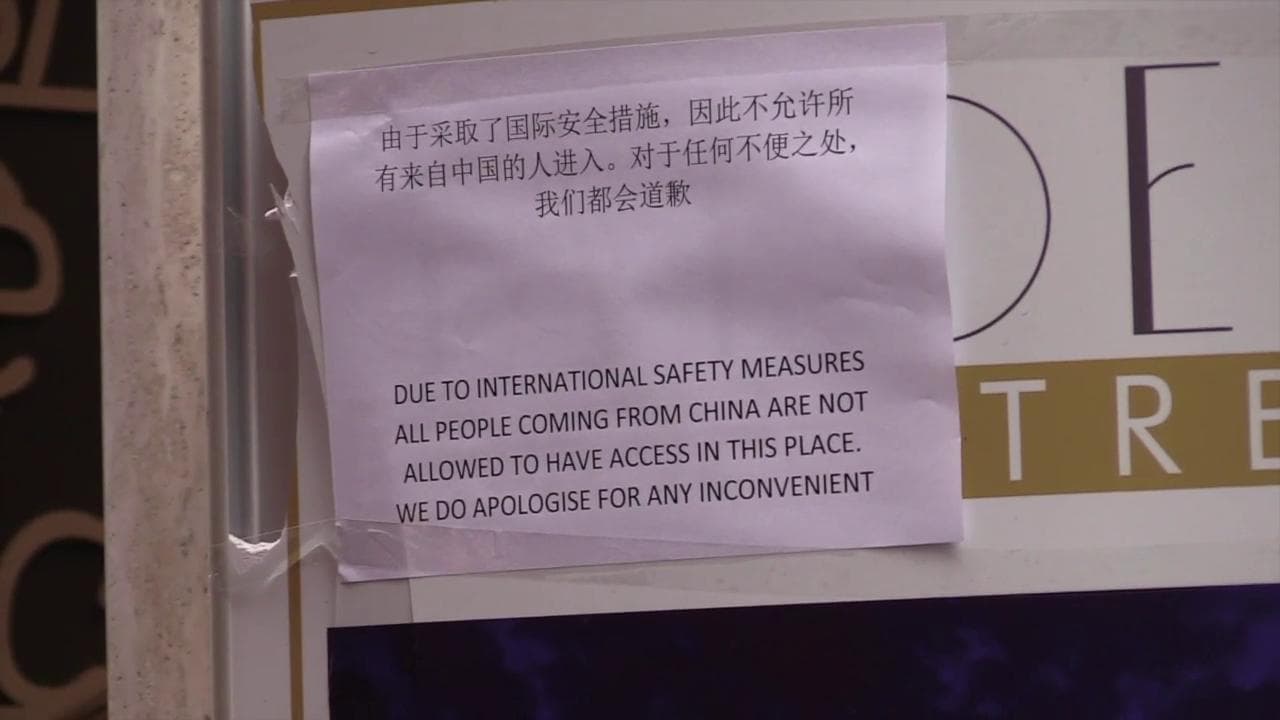 Coronavirus, a Roma spunta cartello per vietare l'accesso a chi viene dalla Cina: "Solo prevenzione"