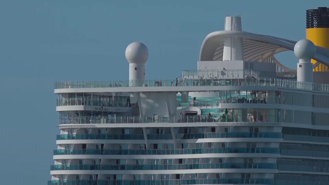 Coronavirus, due casi sospetti su nave da crociera: bloccati in 6mila al porto di Civitavecchia