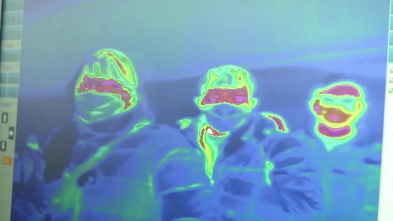 Cina, allarme Coronavirus: controlli della temperatura ai passeggeri nelle stazioni ferroviarie