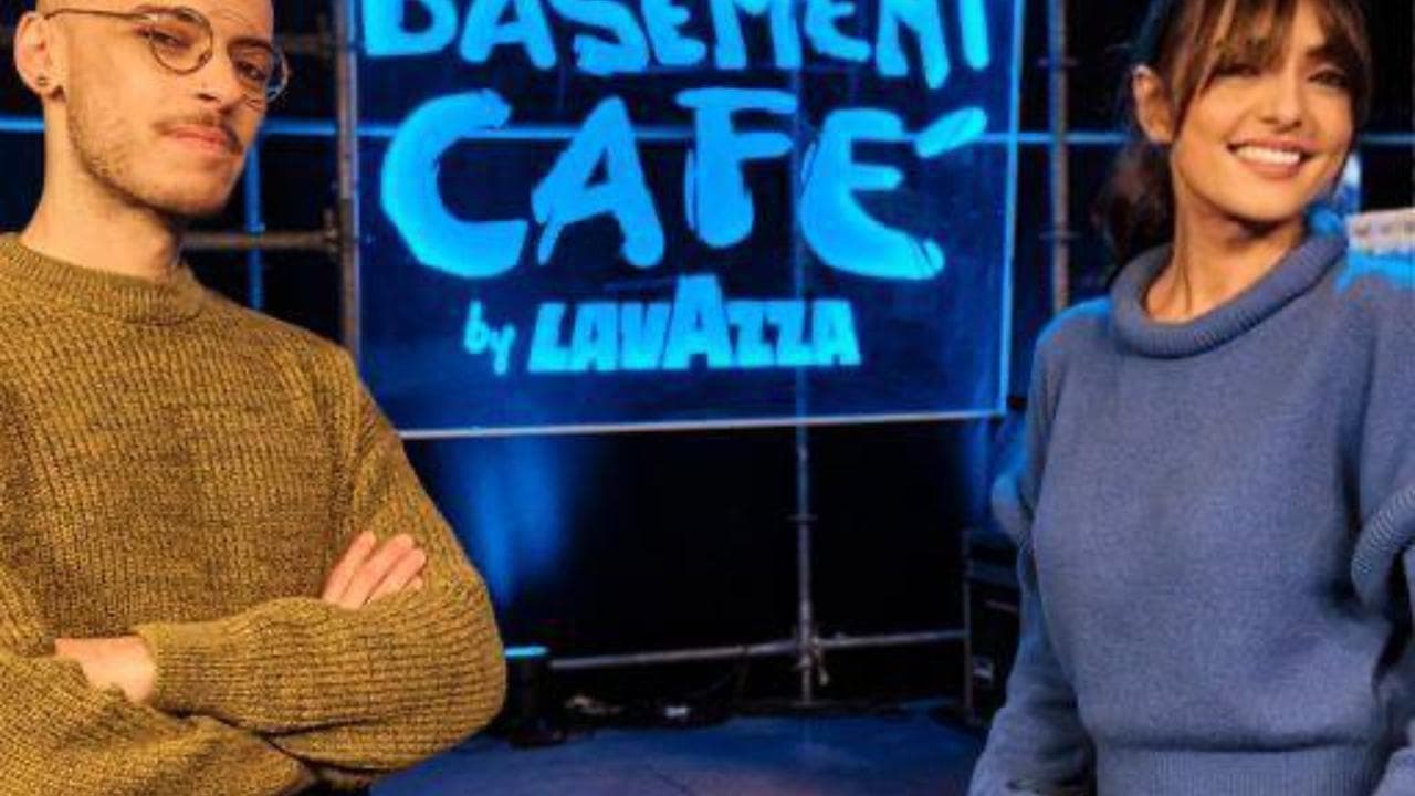 Basement Café 5 - Invisibilità e troppa Visibilità: Ambra Angiolini incontra lo scrittore Jonathan Bazzi