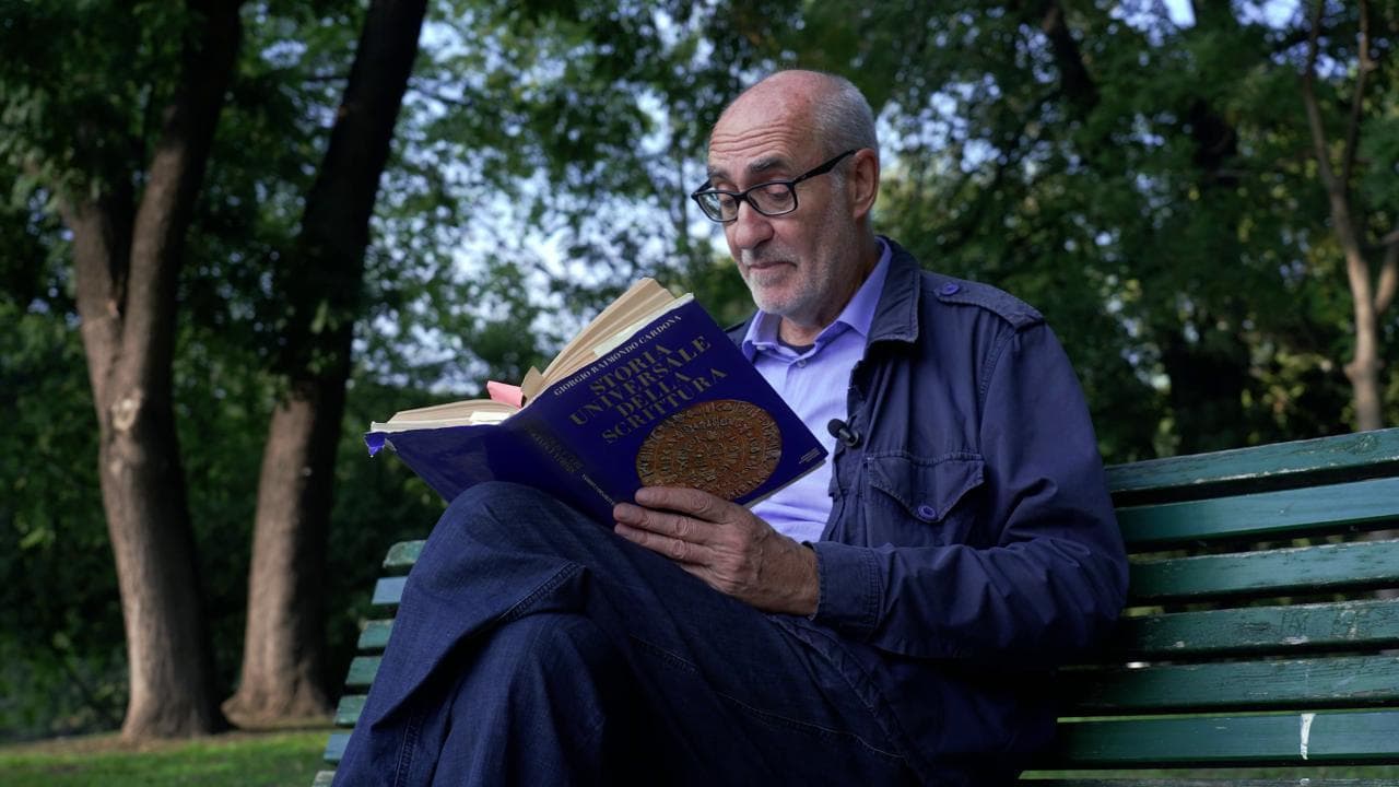 Storia universale della scrittura, Belpoliti: "Un libro che fa immaginare e sognare"