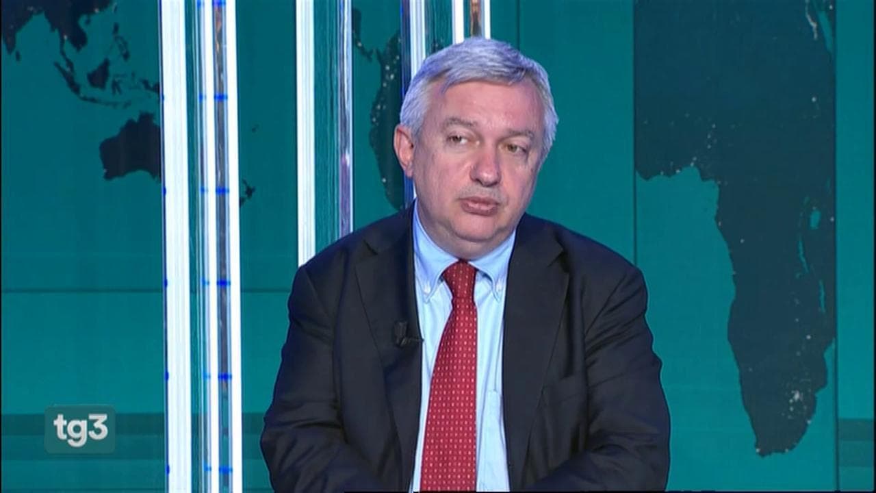 Molinari: "Macron tenta di esplorare con Putin l'opzione del ritorno al negoziato"