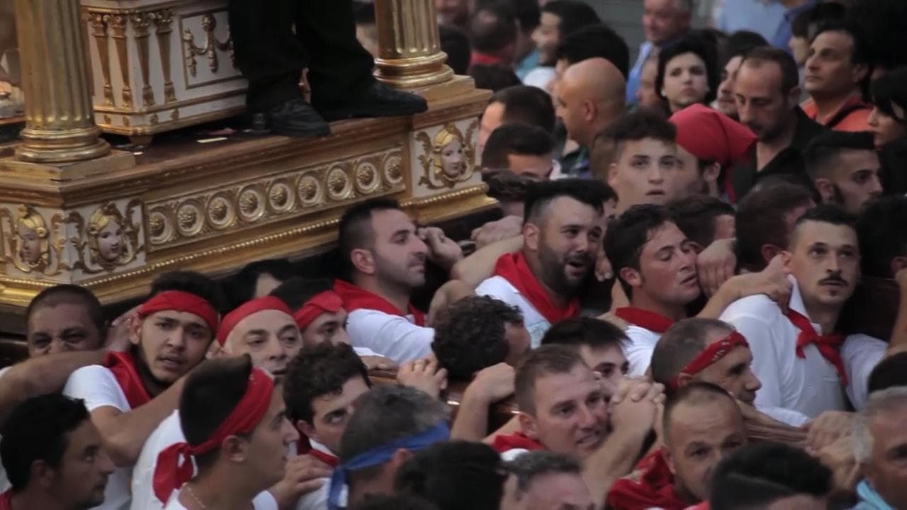 Tutti in piazza per i santi: le feste prima del Covid