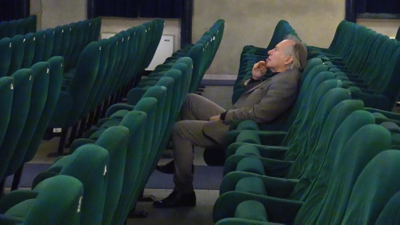 Soli in sala: atto d'amore per i cinema che resistono