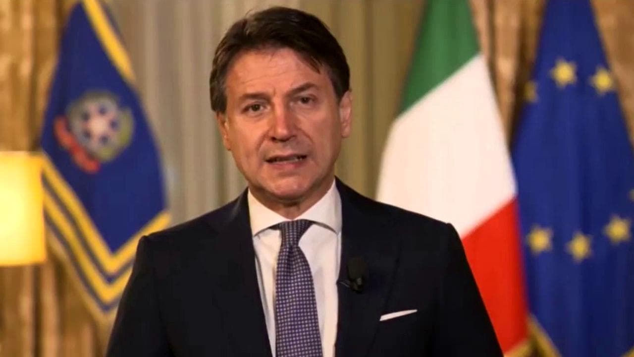 Coronavirus, Conte: "Stiamo lavorando per consentire il ritorno in classe il prima possibile"
