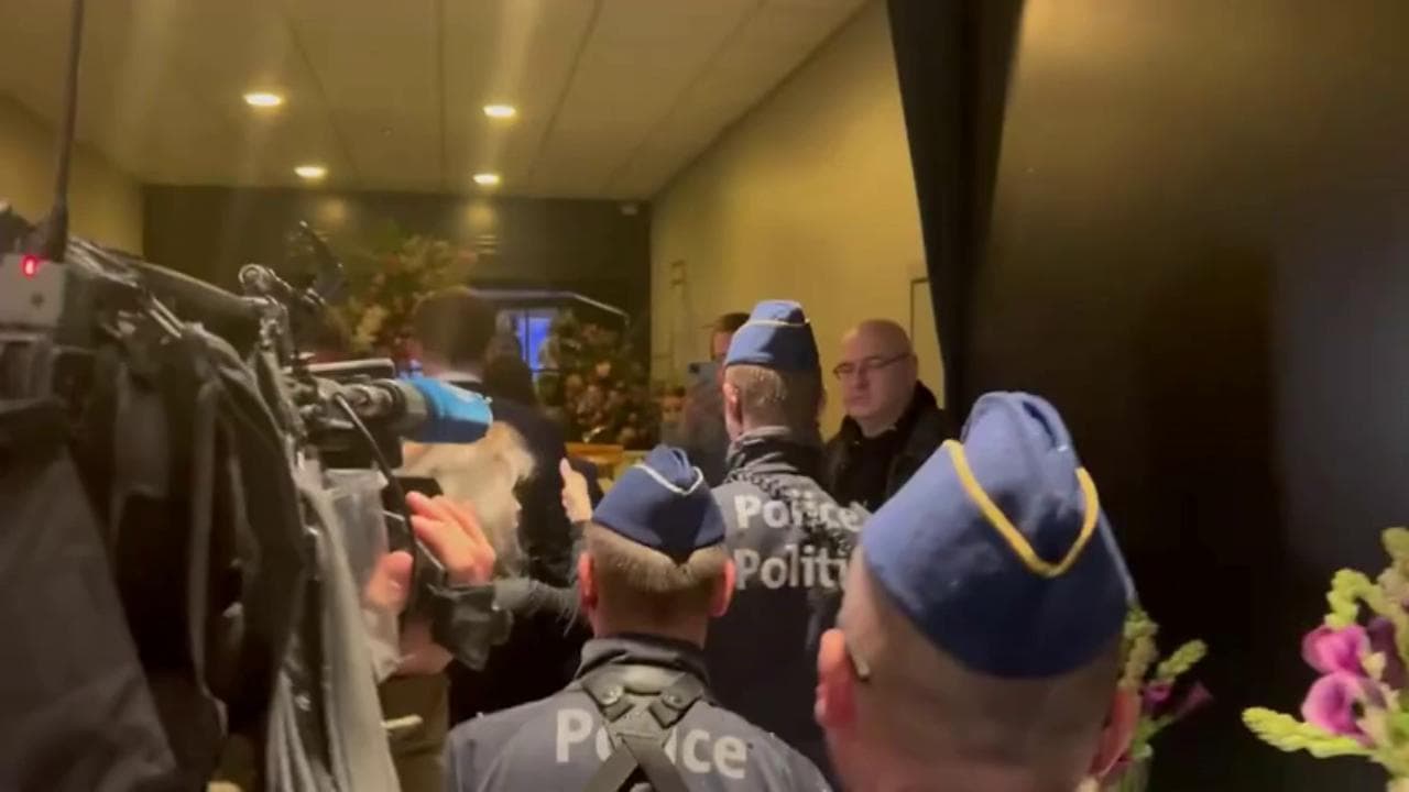 Bruxelles, chiusa la kermesse delle destre Ue: agenti di polizia entrano in sala