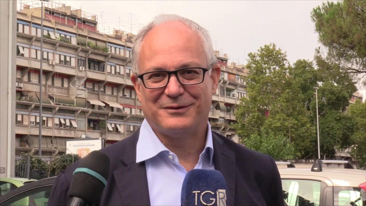 Roma, Gualtieri: "E' mia intenzione procedere immediatamente a sgombero Casapound"
