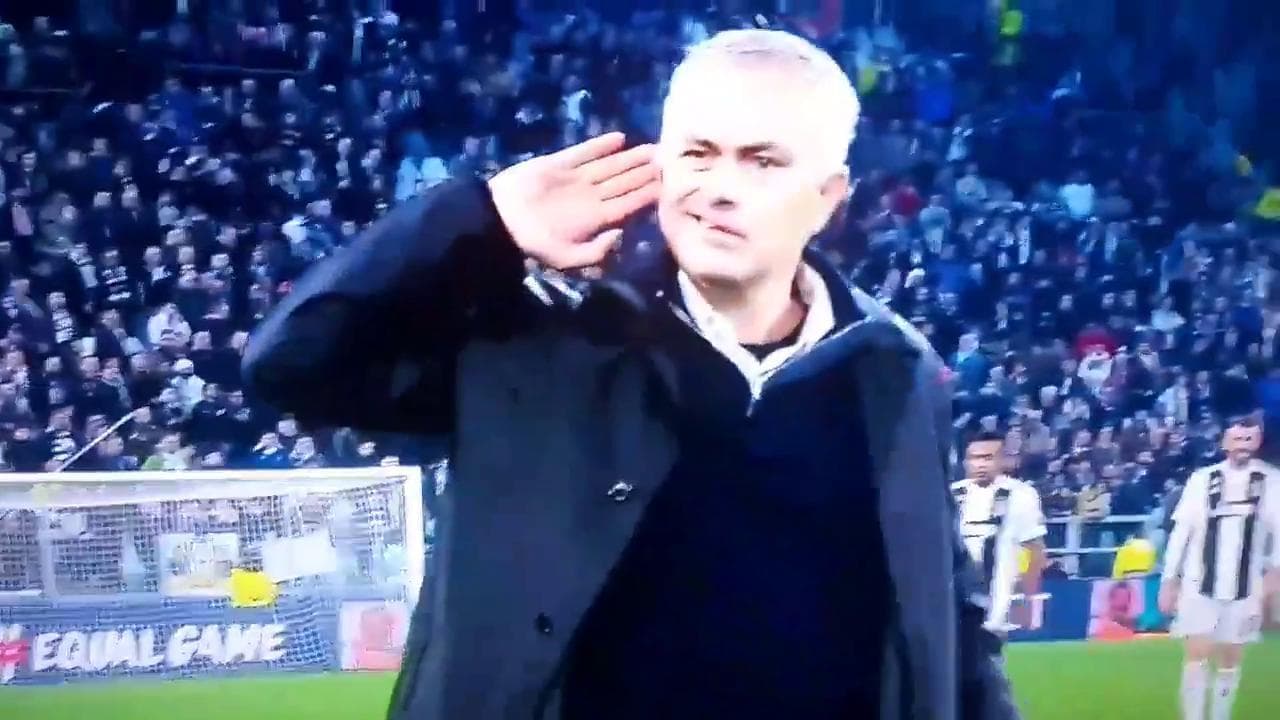 Champions, Mourinho batte la Juve all'89' e provoca i tifosi bianconeri: "Non vi sento più"