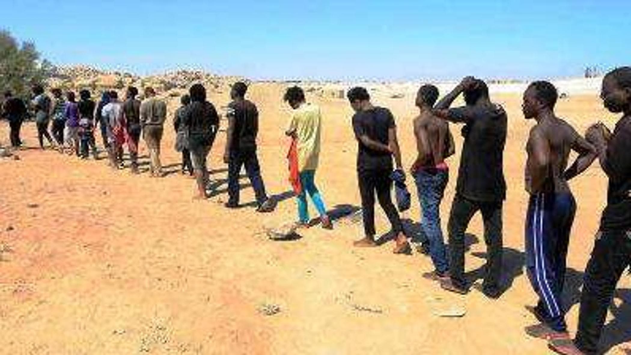 Tunus'ta kara sınırları, Avrupa'ya gitmeden önce Kuzey Afrika ülkesine gelen göçmenlerin %83'ü için ana geçiş noktasıdır