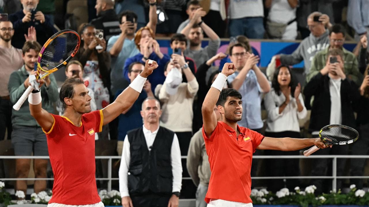 Nadal e Alcaraz festeggiano la vittoria