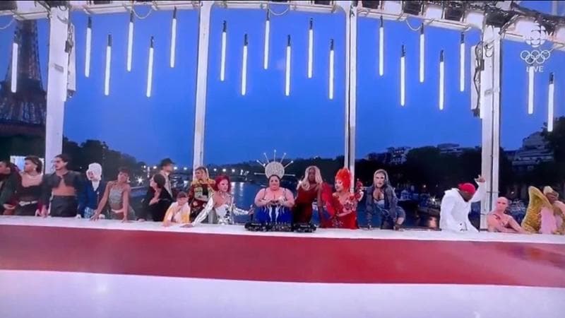 Ultima Cena queer. Olimpiadi, l’ira di vescovi e destra per la cerimonia inaugurale: “Cristianesimo deriso”
