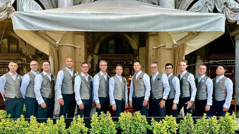 Le nuove divise del Caffè Florian a Venezia