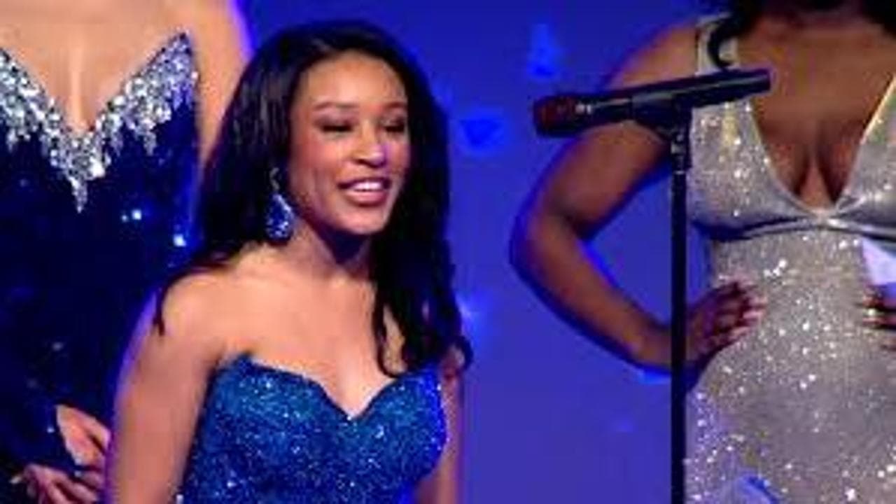 Alexis Smith (Miss Kansas) denuncia il suo molestatore durante la premiazione: "È qui tra il pubblico"