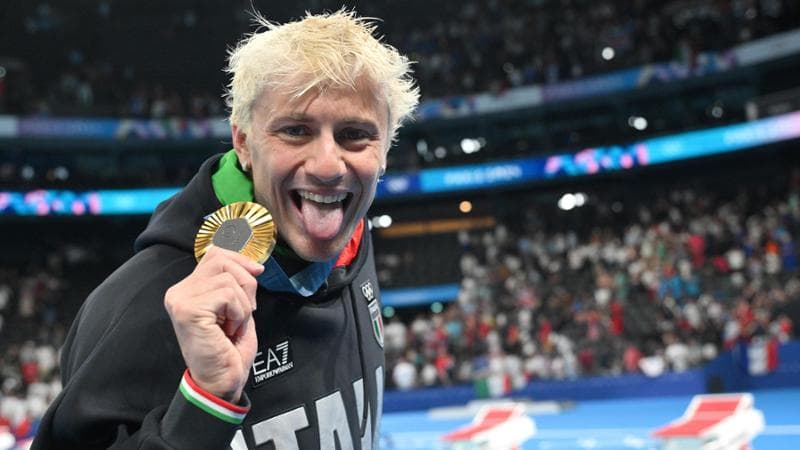 Olimpiadi Parigi 2024, le news di oggi: Martinenghi medaglia d’oro nei 100 rana. Judo, Giuffrida sconfitta protesta per l’arbitraggio. Tiro a segno, argento e bronzo con Maldini e Monna. Italiane giù dal podio nel fioretto. Boxe: eliminato Abbes Mouhiidine, ma è polemica