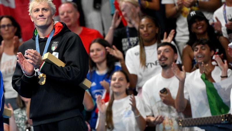 Nicolò Martinenghi trionfa nei 100 rana. Il primo oro per l’Italia arriva dal nuoto