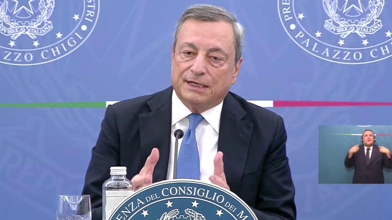 Draghi: "Io disponibile a un secondo mandato a Palazzo Chigi? No"