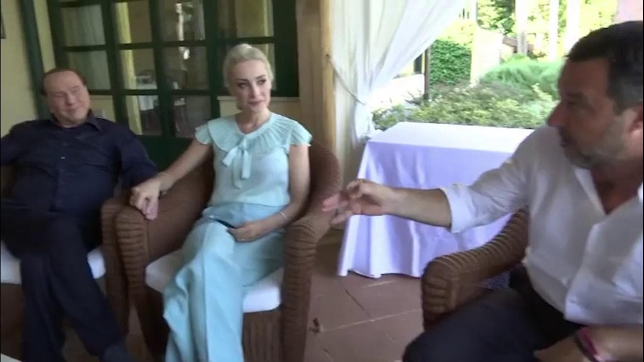 Berlusconi durante il vertice a Villa Grande: “Con gli amici di Lega, Udc e Noi con l’Italia”