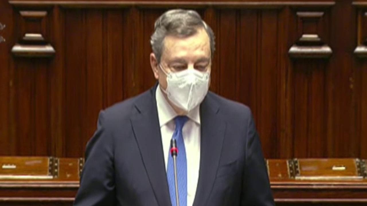 Ucraina, Draghi si commuove: "Zelensky è nascosto, oggi voleva parlarmi ma non è stato possibile"