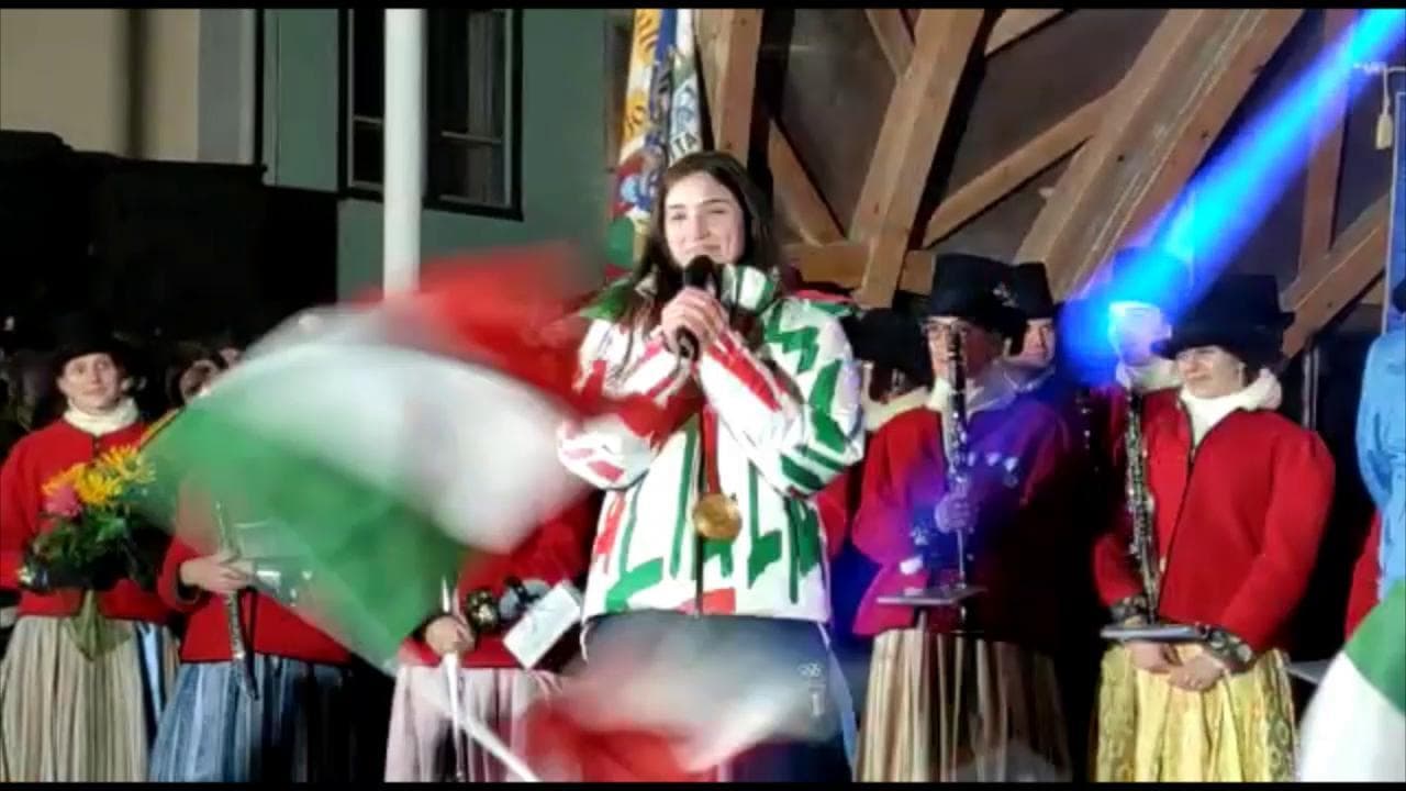 Pechino 2022, le lacrime di Stefania Constantini, oro nel curling, all'inno nazionale a Cortina