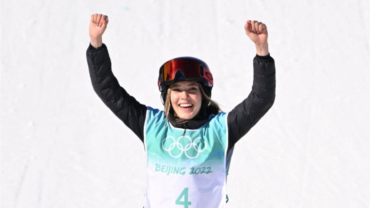 Pechino 2022, oro nel freestyle, studentessa a Stanford e modella: Eileen Gu, simbolo dei Giochi