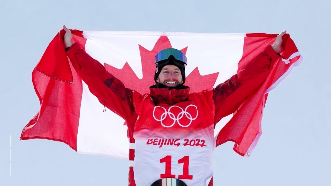 Pechino 2022, vince l'oro dopo aver battuto il cancro: la storia di Max Parrot è già un documentario