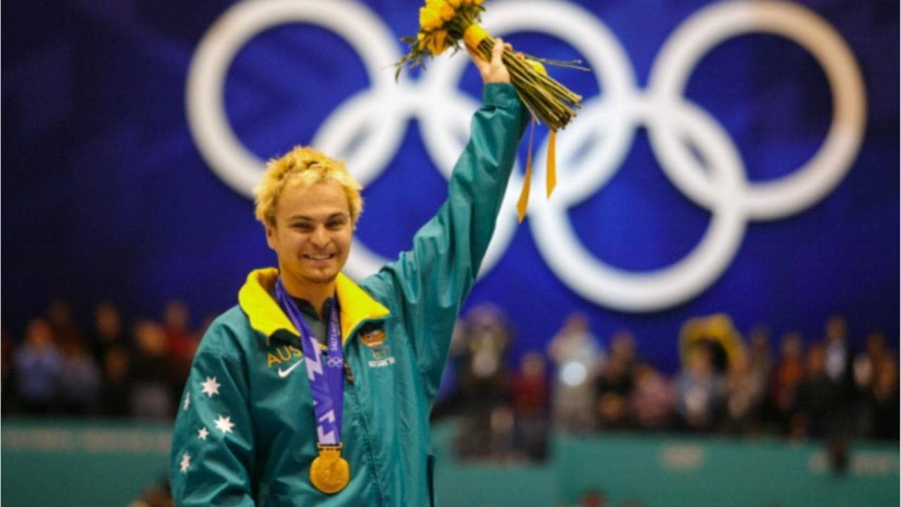 Pechino 2022, l'ultimo uomo in piedi: 20 anni fa l'oro olimpico di Steven Bradbury nello short track