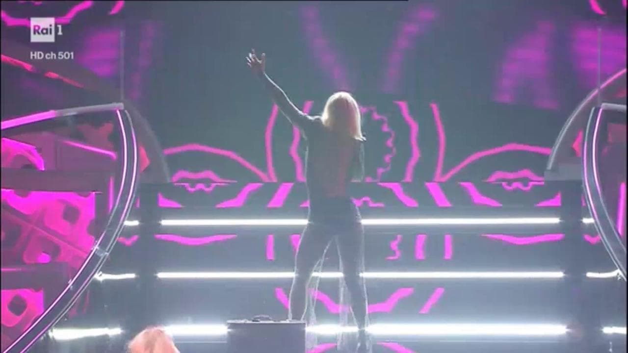 Sanremo 2022, da 'Rumore' a 'Tanti auguri': l'omaggio a Raffaella Carrà emoziona l'Ariston