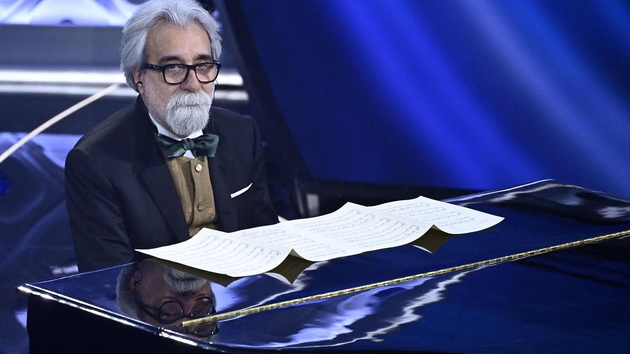 Sanremo 2022, sui social tutti pazzi per il ritorno di Beppe Vessicchio: "Finalmente"