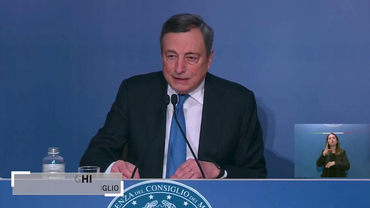 Scuola, Draghi: "Nessun allungamento delle vacanze di Natale, avanti coi vaccini ai bambini"