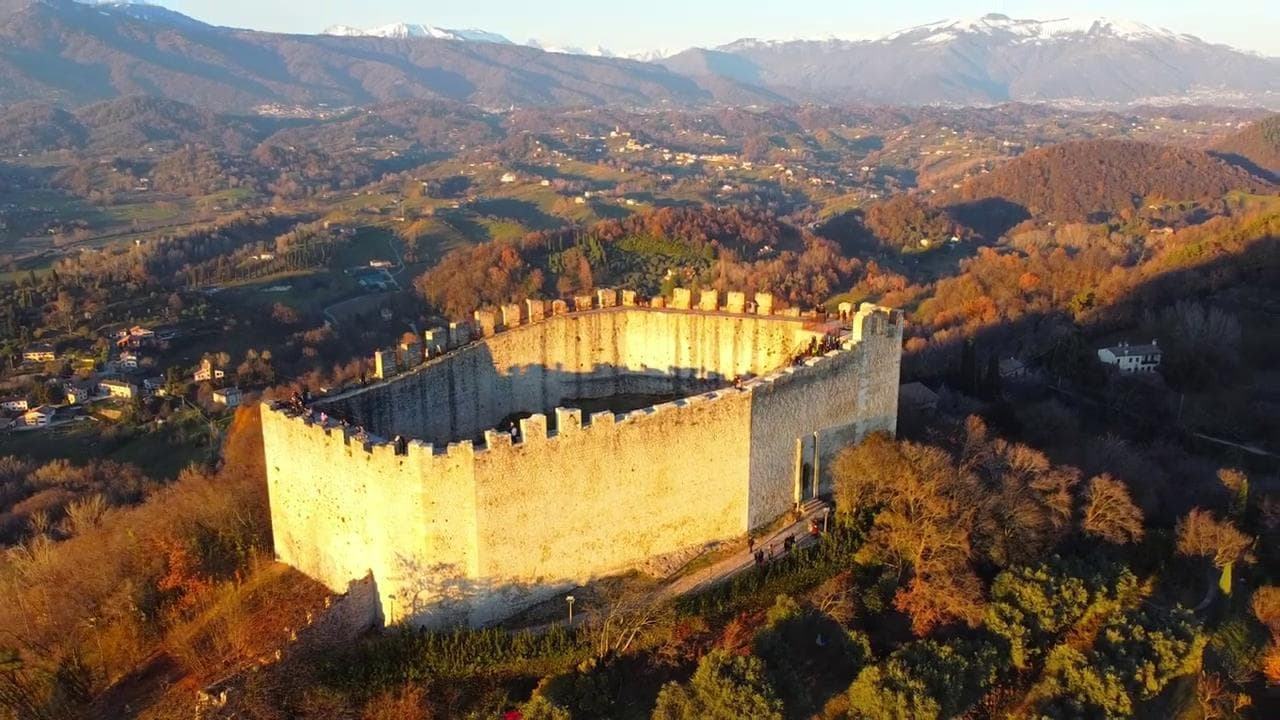 Asolo, il borgo veneto ripreso dall'alto