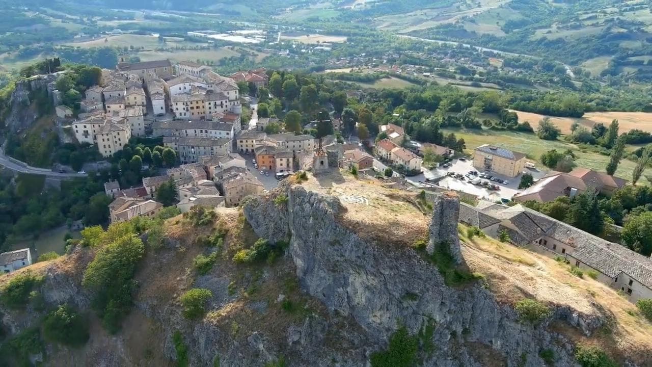 Pennabilli, il borgo ripreso dall'alto