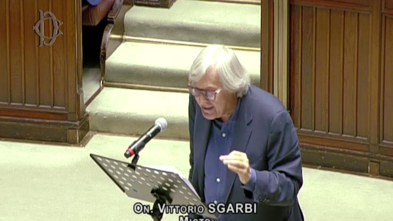 Green Pass, Sgarbi: "È un provvedimento contro la democrazia e la cultura"