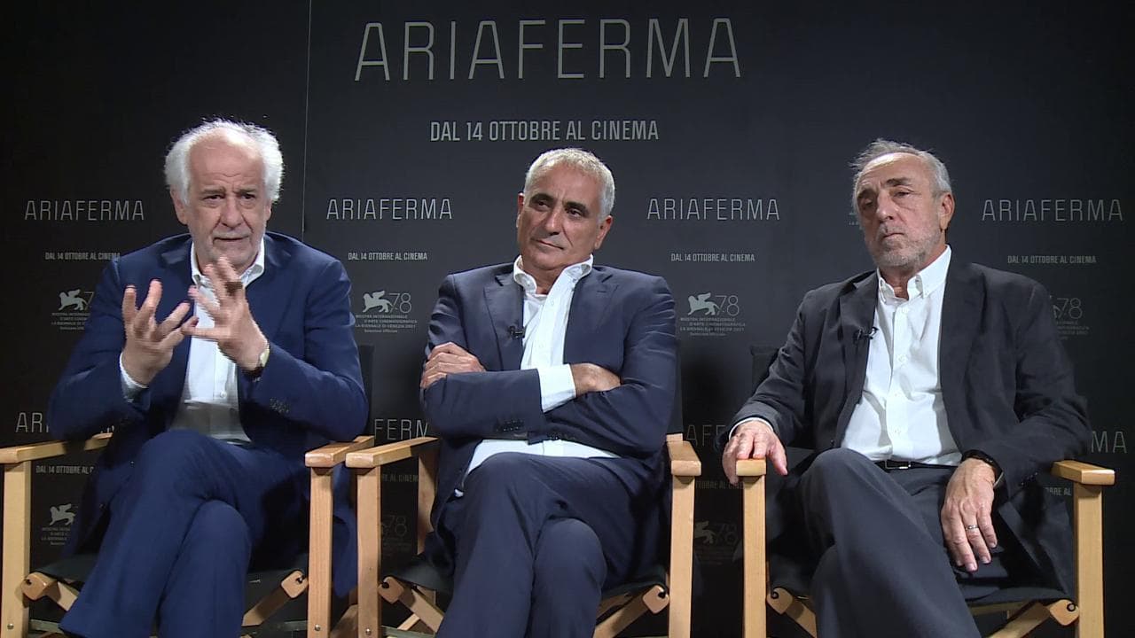 Venezia 78, in "Ariaferma" Orlando e Servillo diventano detenuto e carceriere