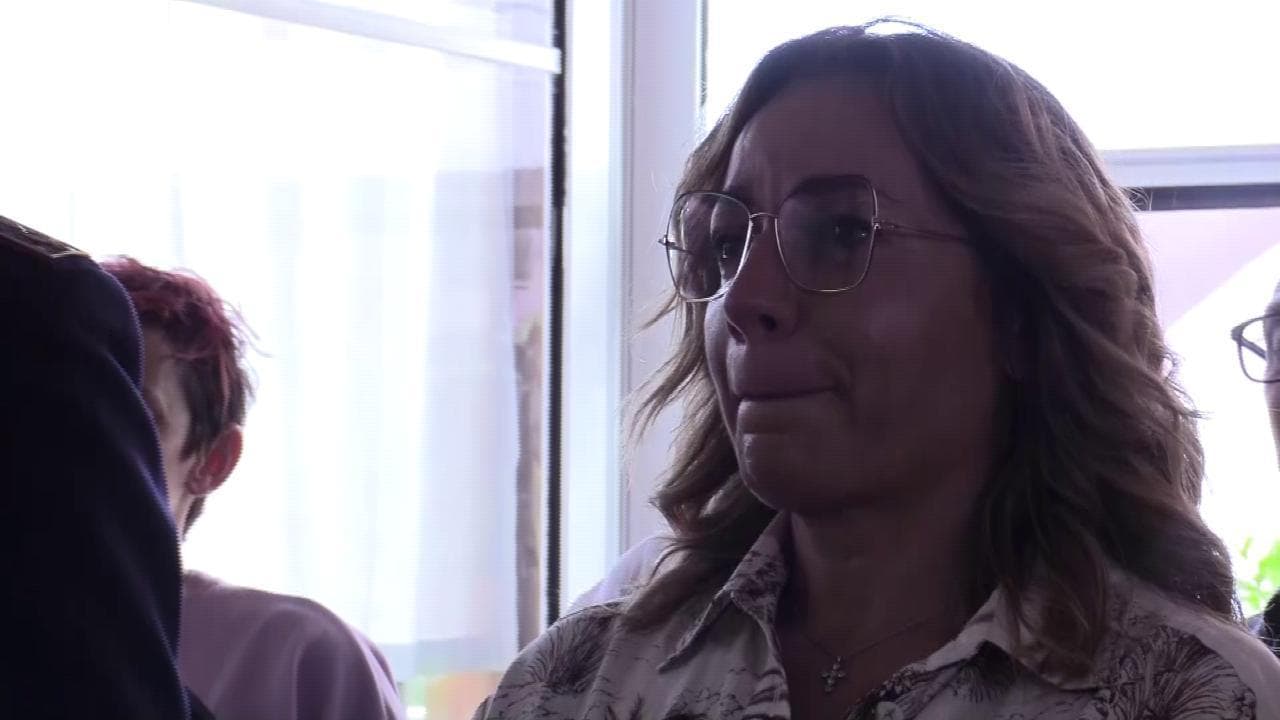 Tokyo 2020, le lacrime della mamma di Jacobs durante la premiazione del figlio