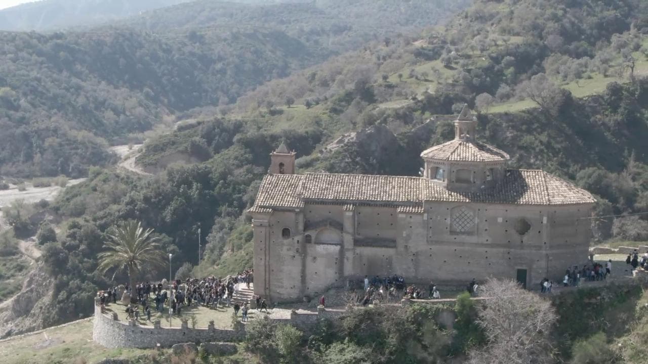 Badolato, lo spettacolo della Chiesa dell'Immacolata ripresa dall'alto