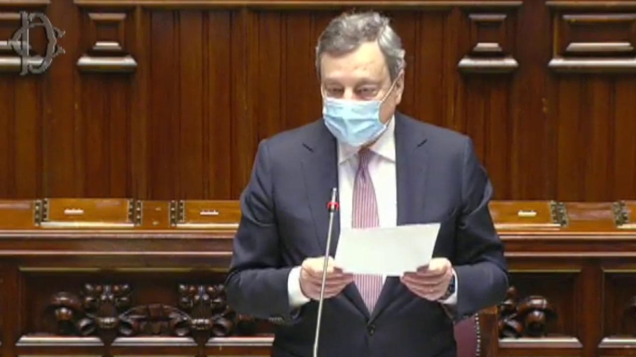 Migranti, Draghi: "Nessuno sarà lasciato solo in acque italiane, il rispetto dei diritti umani è fondamentale"