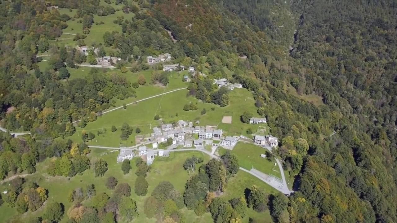 Ostana: scorci del comune montano inserito tra i borghi più belli d'Italia