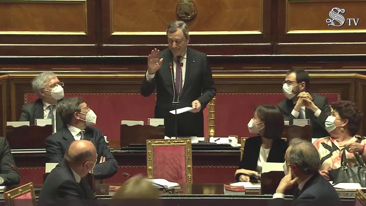Lapsus di Draghi a Palazzo Madama: si rivolge ai senatori chiamandoli "onorevoli deputati"
