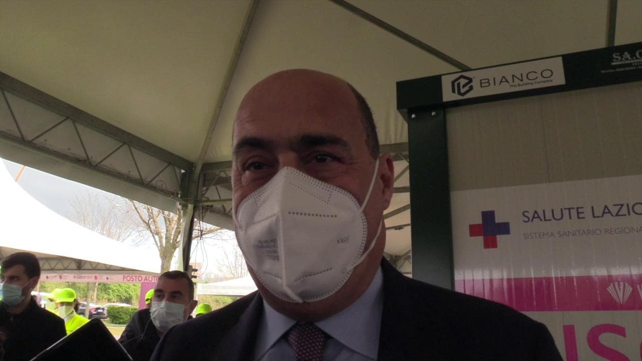 Vaccini, Zingaretti: "Avanti con il criterio delle fasce d'età: è l'unico modo per riaprire"