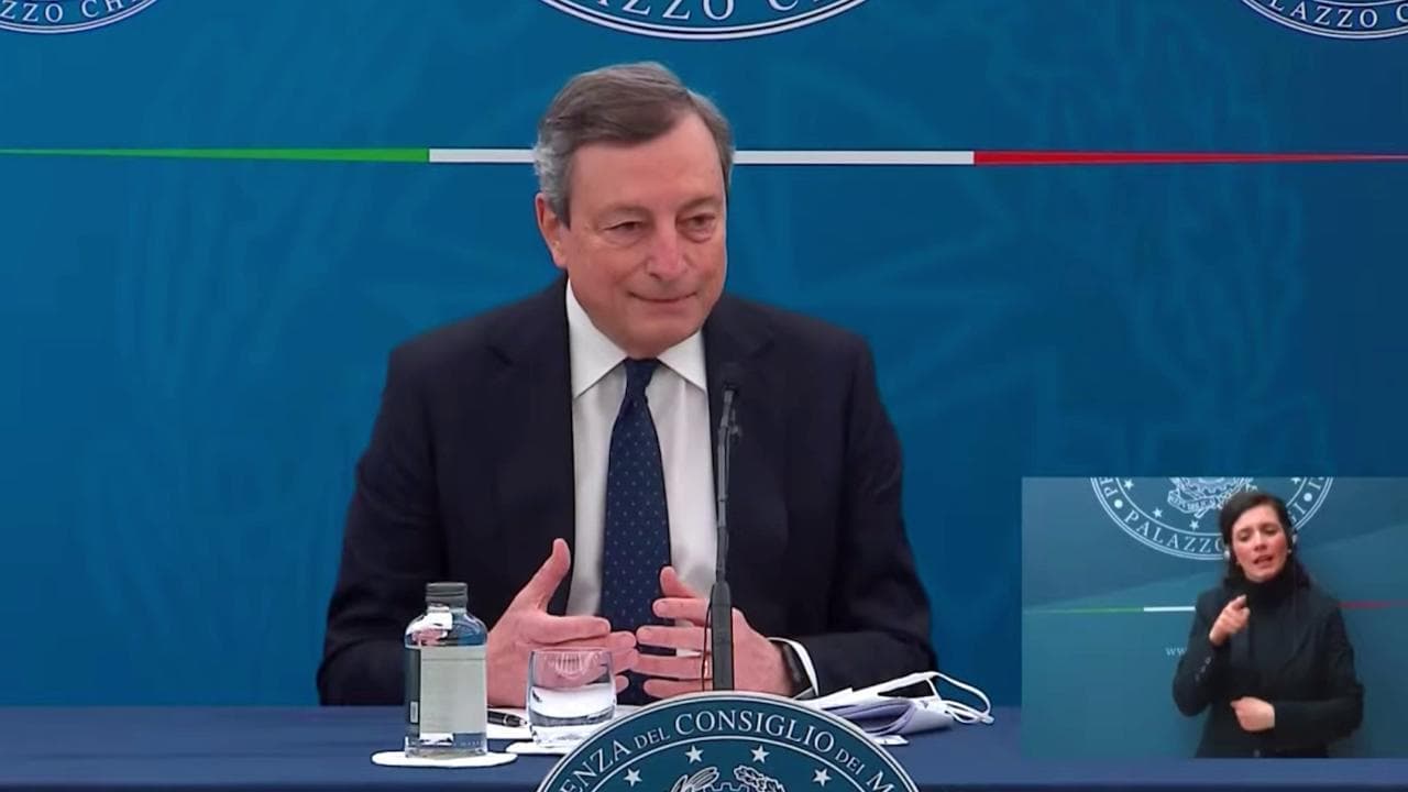 Mario Draghi: "Farò vaccino Astrazeneca, mio figlio lo ha già fatto in Inghilterra"