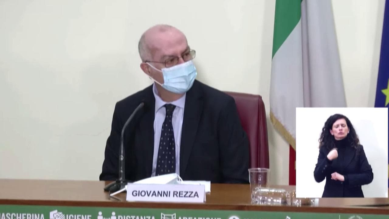 Covid, Rezza: "Incidenza alta, rischioso lo stop alla campagna vaccinale"
