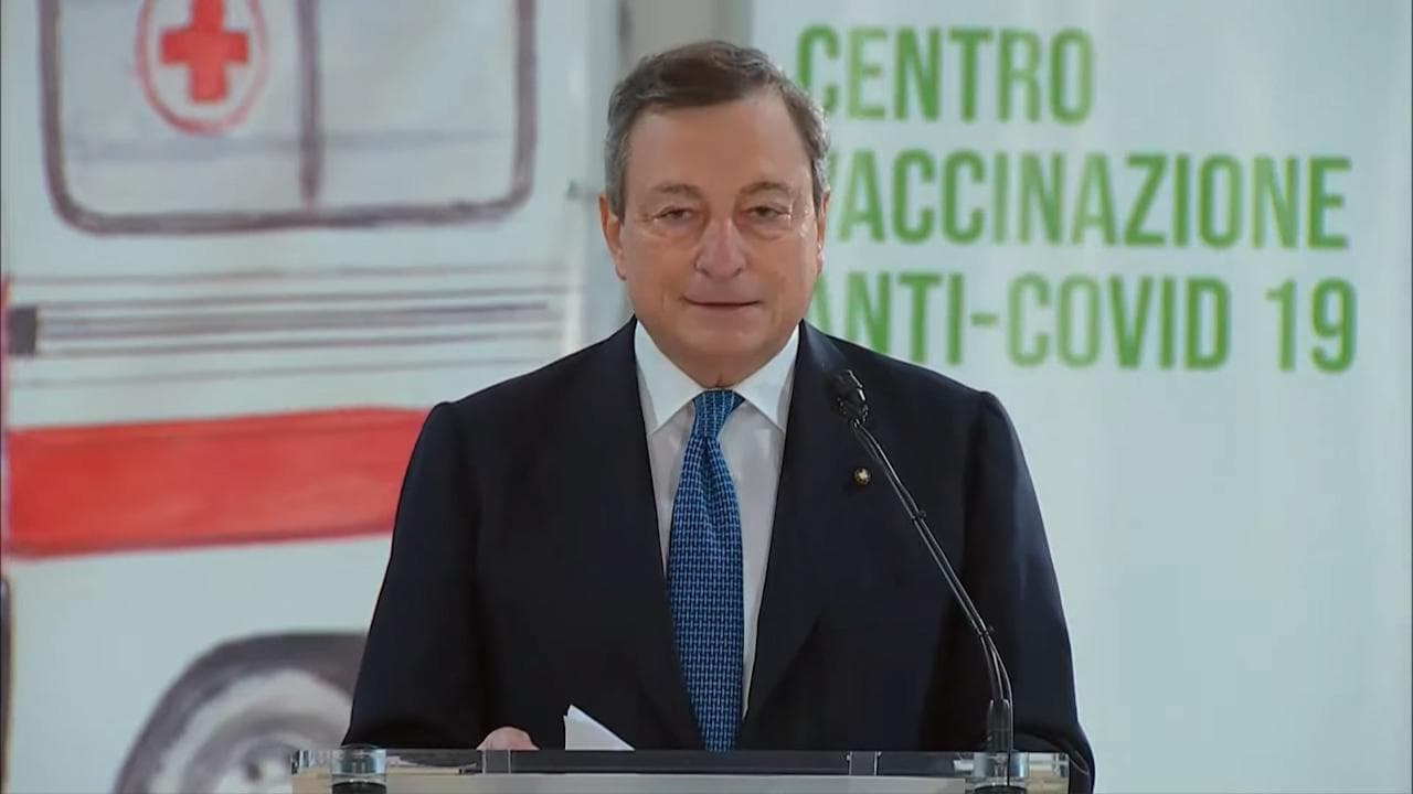 Covid, la battuta di Draghi sullo smart working: "Ma perché tutte queste parole inglesi?"
