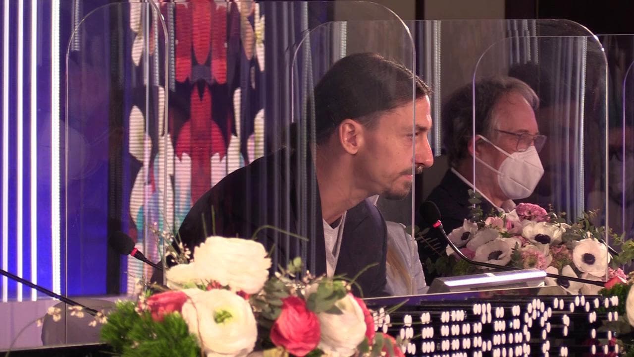 Sanremo, Ibrahimovic: "Passaggio in moto verso l'Ariston perché Amadeus senza di me non ce la fa"