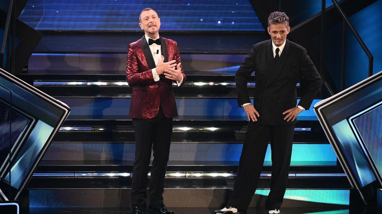 Sanremo 2021, dall'omaggio a Lucio Dalla ad Achille Lauro statua dorata: la terza serata in cinque momenti
