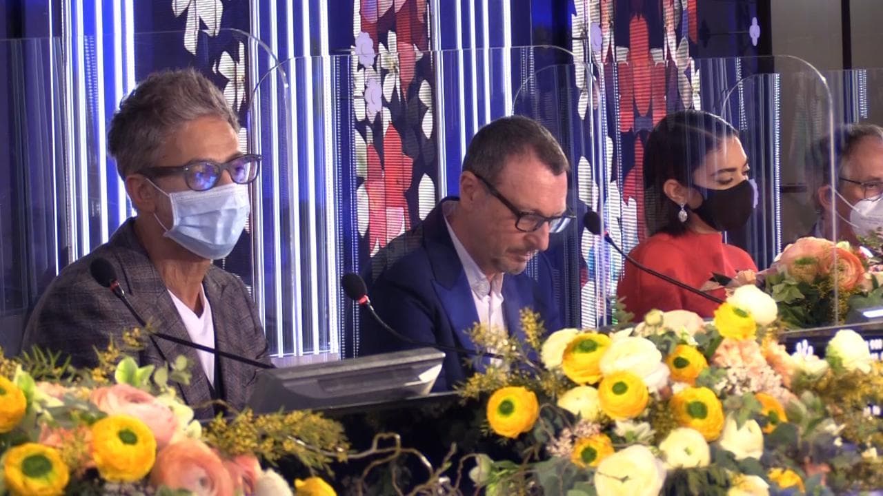 Sanremo 2021, Fiorello si commuove per la figlia e gli adolescenti chiusi in casa per la pandemia
