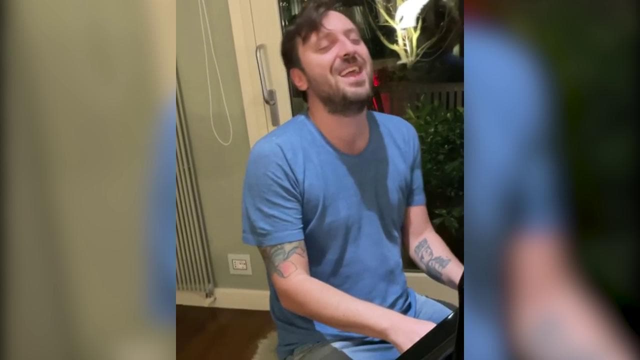 Sanremo 2021, lo "spettatore" Cesare Cremonini: "Il Festival io lo guardo al pianoforte"