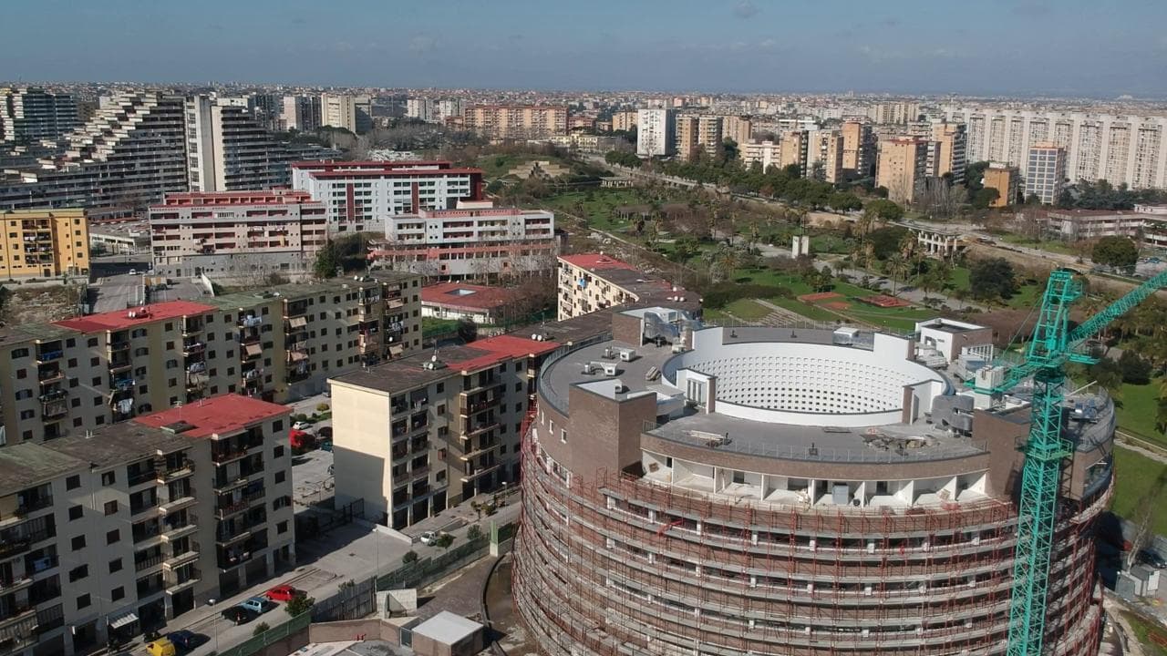 Napoli, una facoltà tra le vele di Scampia