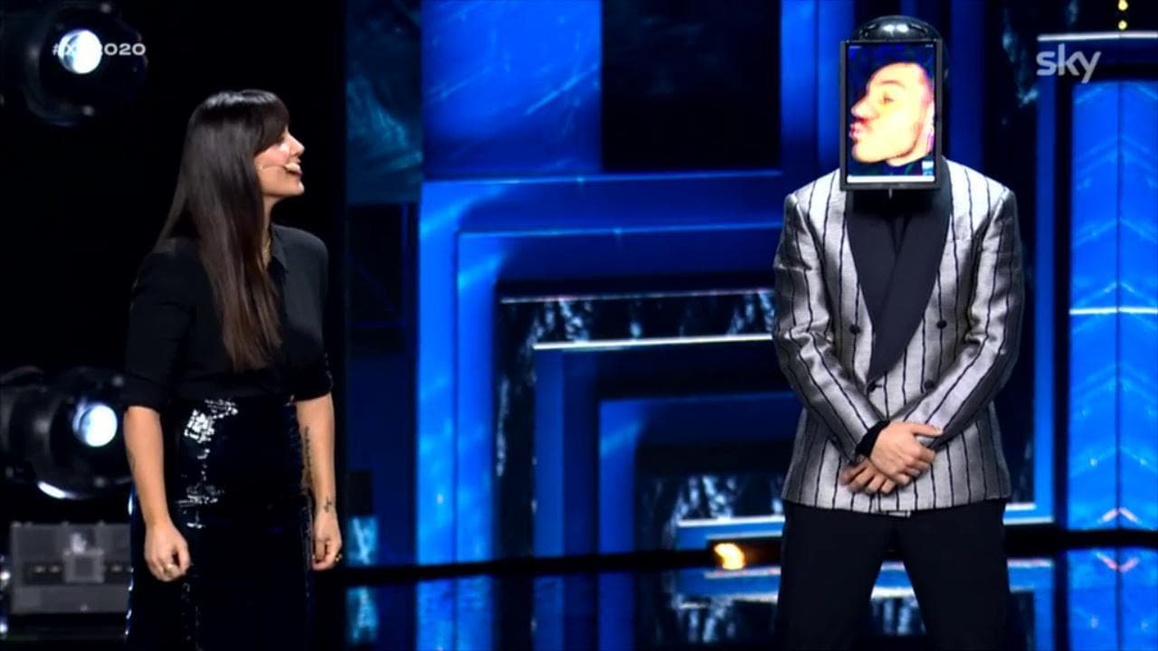 X Factor, Cattelan in video presenta Daniela Collu: "Vi guardo da casa"